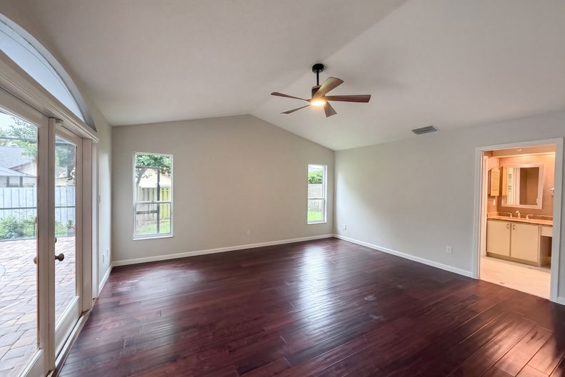 Photo 4 of 30 of 455 Longmeadow Ln, Longwood, FL