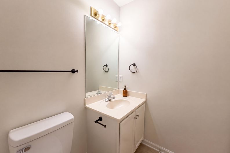 Photo 13 of 16 of 1303 St Hubbins Dr, La Vergne, TN