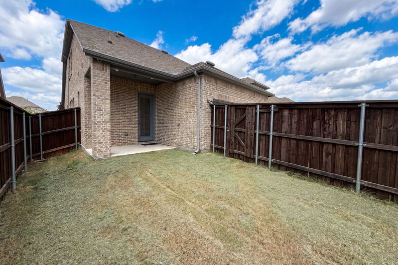 Photo 5 of 20 of 17628 Bottlebrush Dr, Dallas, TX