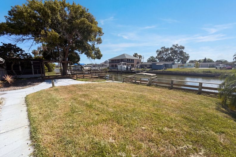 Photo 25 of 30 of 13638 Evelane Dr, Hudson, FL