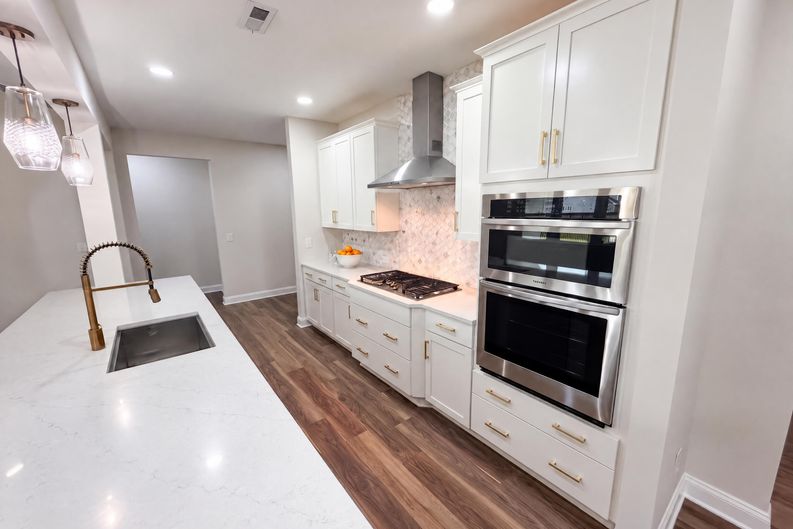 Photo 6 of 36 of 6109 Balham Ct, Charlotte, NC