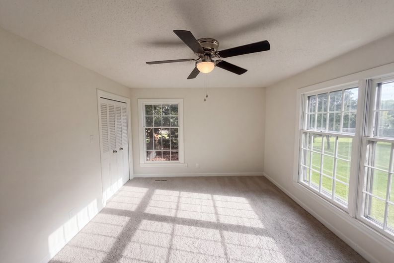 Photo 13 of 20 of 3828 Waterview Rd, High Point, NC