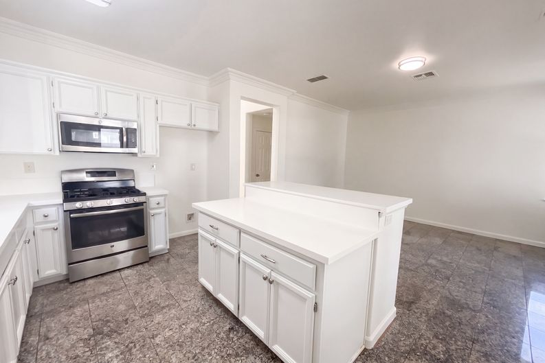 Photo 11 of 30 of 3001 Tourmaline Way, Antelope, CA