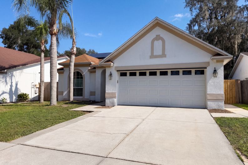 Photo 18 of 21 of 1204 Tiger Wood Ct, Valrico, FL