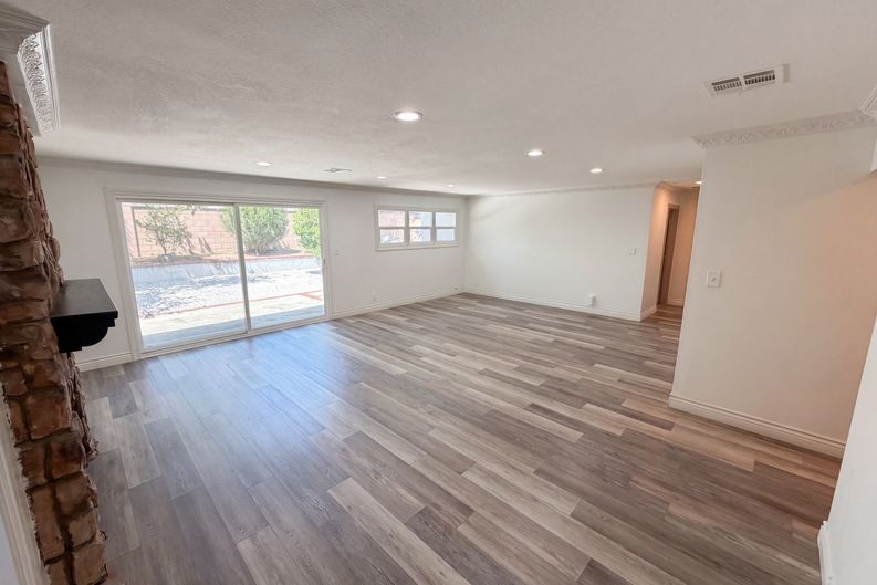 Photo 6 of 33 of 1007 E Citrus Edge St, Azusa, CA