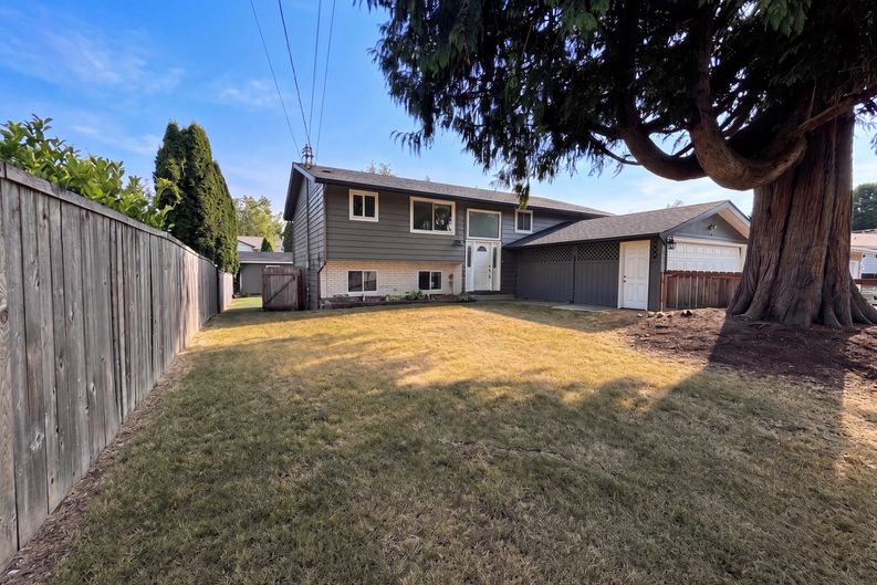 Photo 17 of 21 of 422 116th Pl SW, Everett, WA