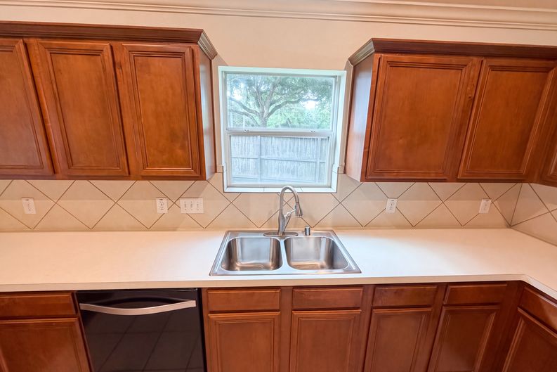 Photo 10 of 25 of 1028 Rio Grande St, League City, TX