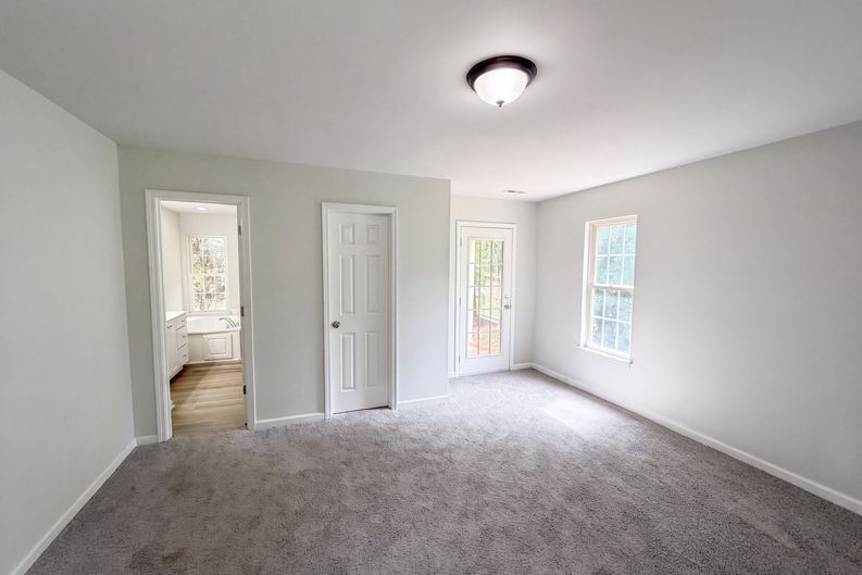 Photo 4 of 17 of 520 Patriot Way, West Union, SC
