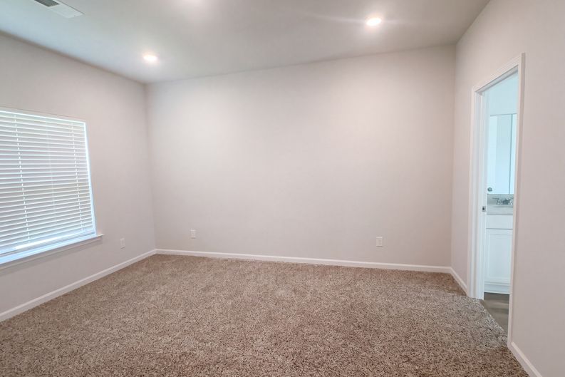 Photo 4 of 58 of 12898 Golden Hay Cir NW, Madison, AL