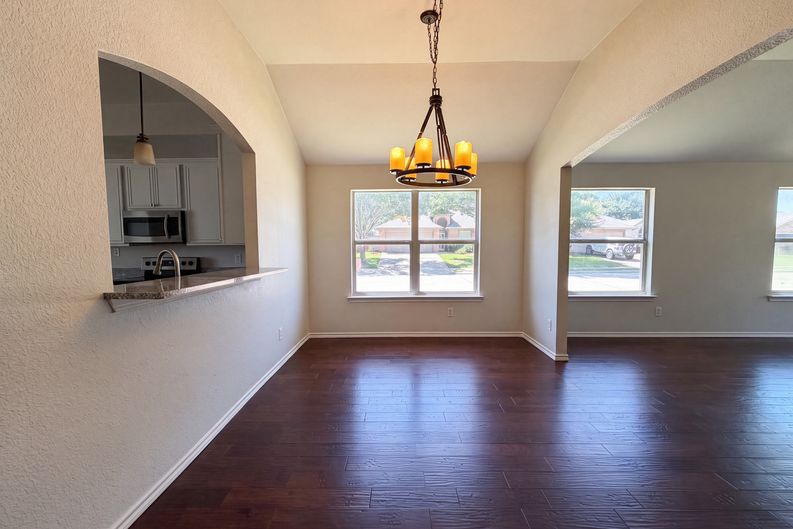 Photo 4 of 18 of 825 Adams Dr, Burleson, TX