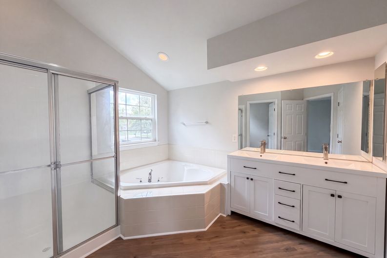 Photo 13 of 24 of 5108 Griffendale Ln, Upper Marlboro, MD