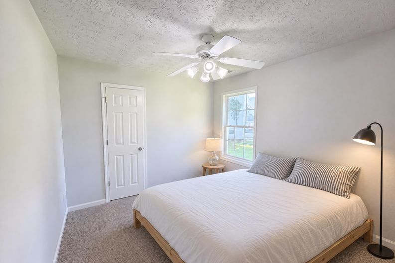 Photo 15 of 35 of 1396 Bramlett Forest Ct, Lawrenceville, GA