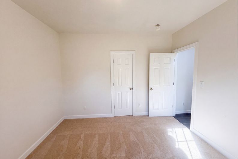 Photo 16 of 22 of 6205 Lea Ray Dr, Greensboro, NC