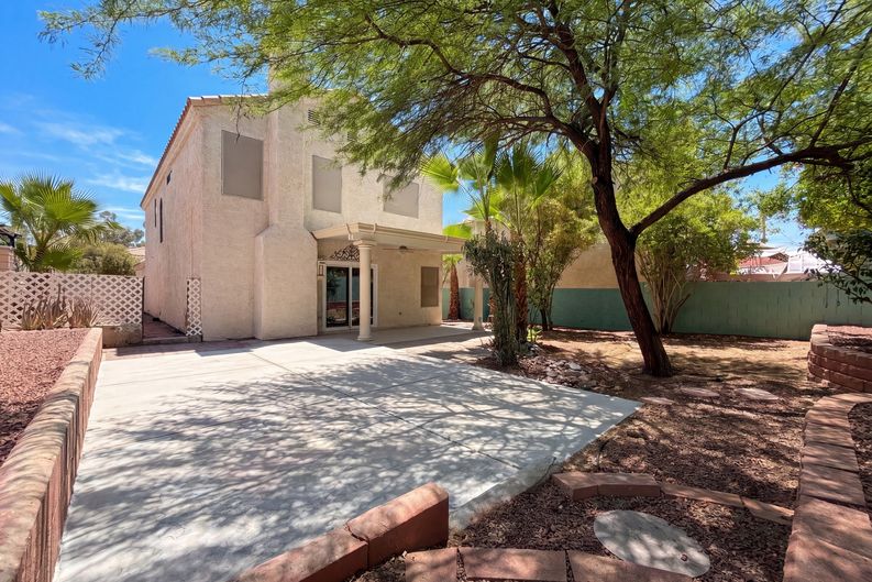Photo 5 of 28 of 2801 Autumn Haze Ln, Las Vegas, NV