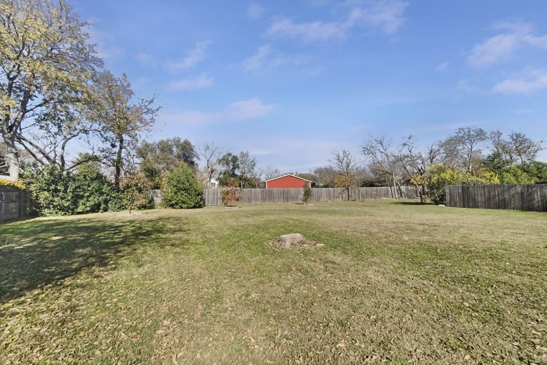Photo 16 of 18 of 1105 E 17th St, Georgetown, TX