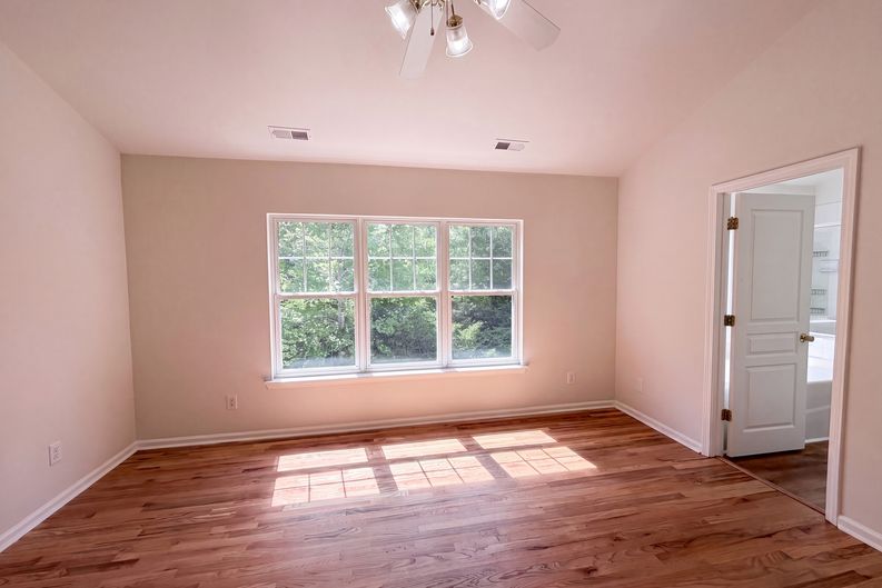 Photo 4 of 17 of 10648 Secret Garden Ln, Charlotte, NC