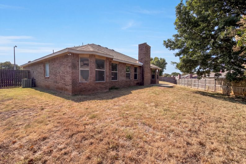 Photo 17 of 18 of 9 Fern Oak Ct, Mansfield, TX