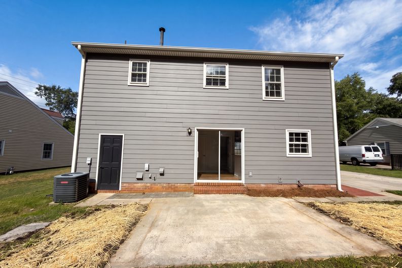 Photo 17 of 19 of 8909 Danson Dr, Charlotte, NC