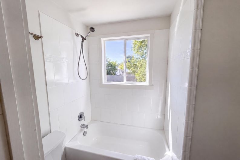 Photo 9 of 24 of 4259 W Stane Ave, West Valley City, UT