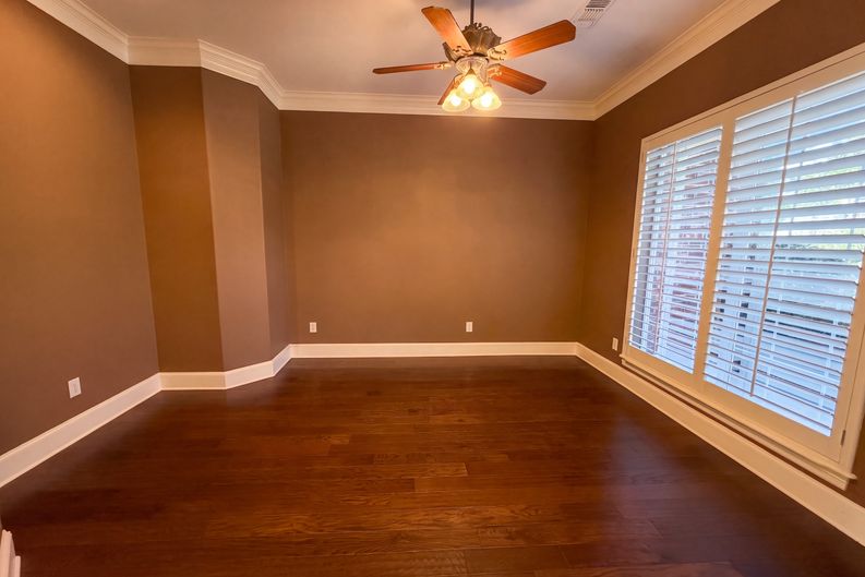Photo 26 of 29 of 619 Edgewood Ln, Red Oak, TX