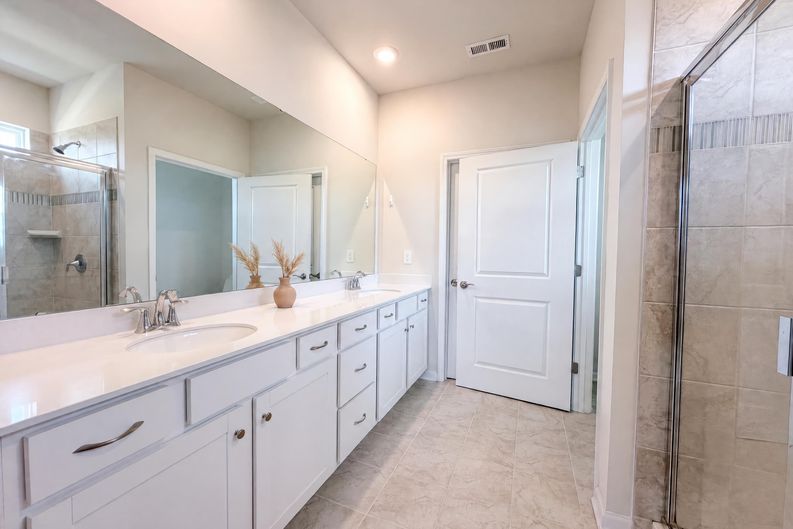 Photo 10 of 16 of 190 Abersham Dr, Mooresville, NC