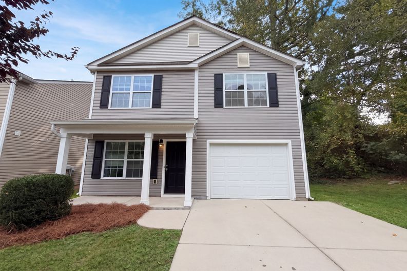 Photo 1 of 32 of 900 Etta Pl, Gastonia, NC