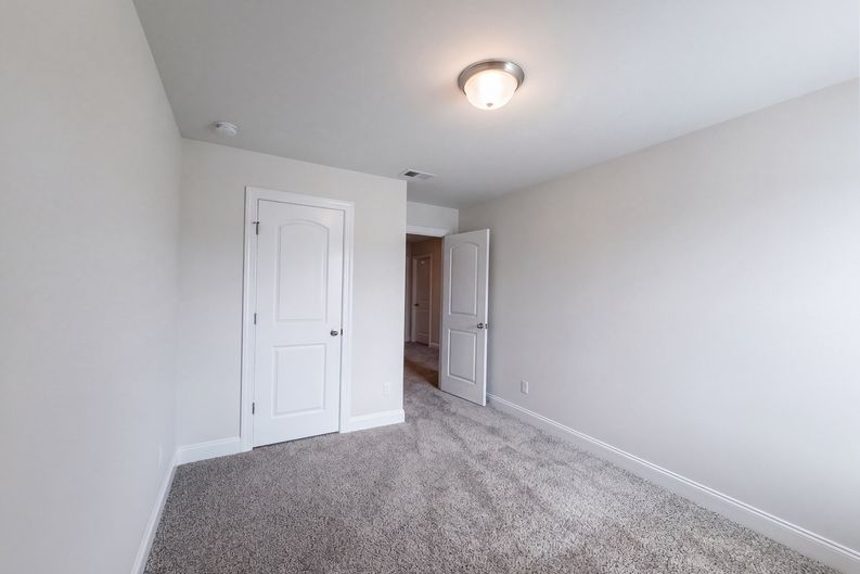 Photo 10 of 21 of 952 Oak Ridge Ln, Columbia, TN