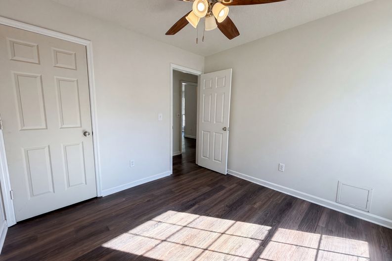 Photo 12 of 28 of 2028 Larson Ln, Goose Creek, SC