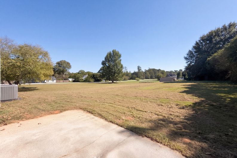 Photo 25 of 26 of 3040 Raymonds Ct, Loganville, GA