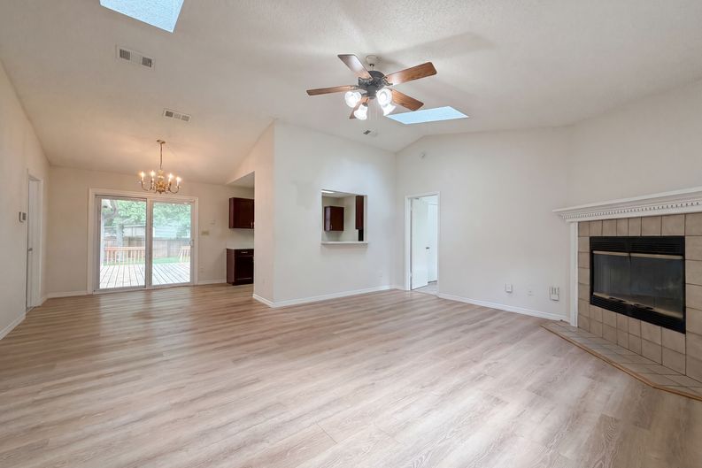 Photo 3 of 17 of 8510 McNeill Rd, Jacksonville, FL