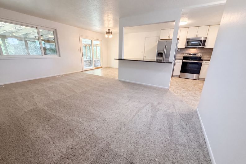 Photo 3 of 21 of 220 NE Cambridge Cir, Corvallis, OR