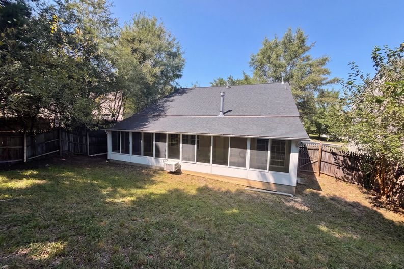 Photo 5 of 18 of 5328 Seaspray Ln, Raleigh, NC