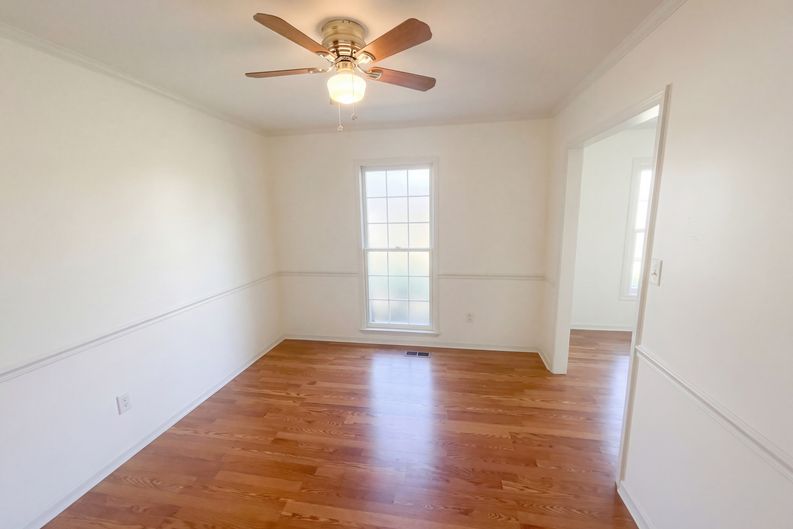 Photo 6 of 24 of 707 Willowmoore Ave, Thomasville, NC