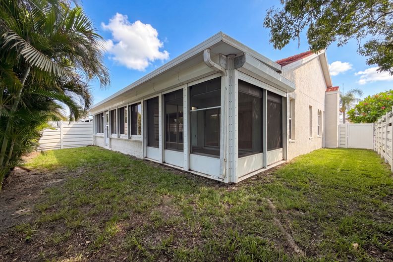 Photo 5 of 34 of 4816 61st Avenue Ter W, Bradenton, FL