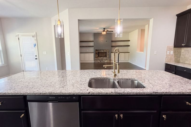 Photo 9 of 47 of 2144 Airline Rd, McDonough, GA