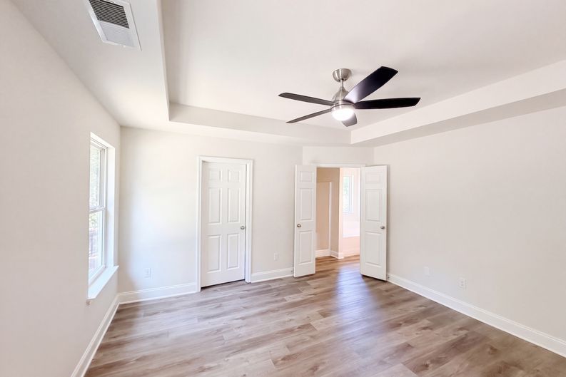 Photo 4 of 20 of 249 Clearwater Dr, Monroe, GA