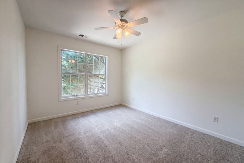 Photo 13 of 22 of 3912 McGuire Way NW, Kennesaw, GA