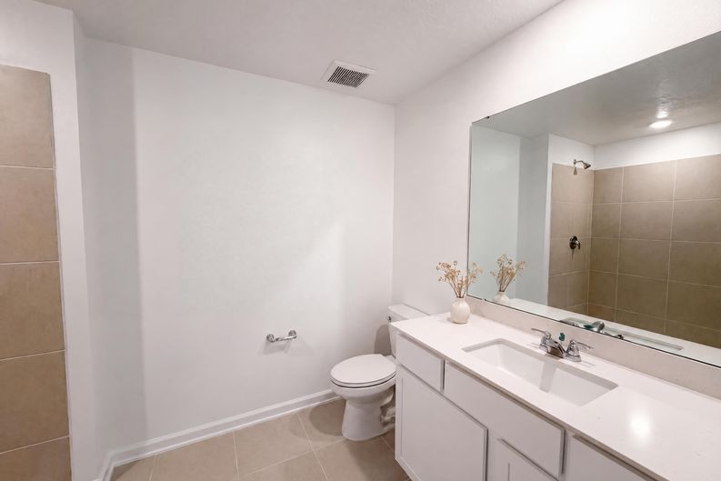 Photo 12 of 21 of 4373 River Beacon Blvd, Davenport, FL