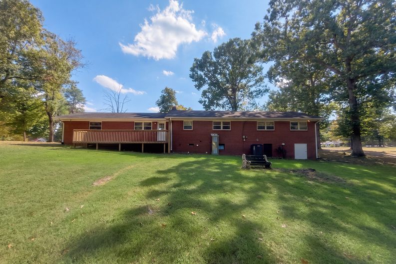 Photo 5 of 25 of 637 Williamsdale Rd, Graham, NC