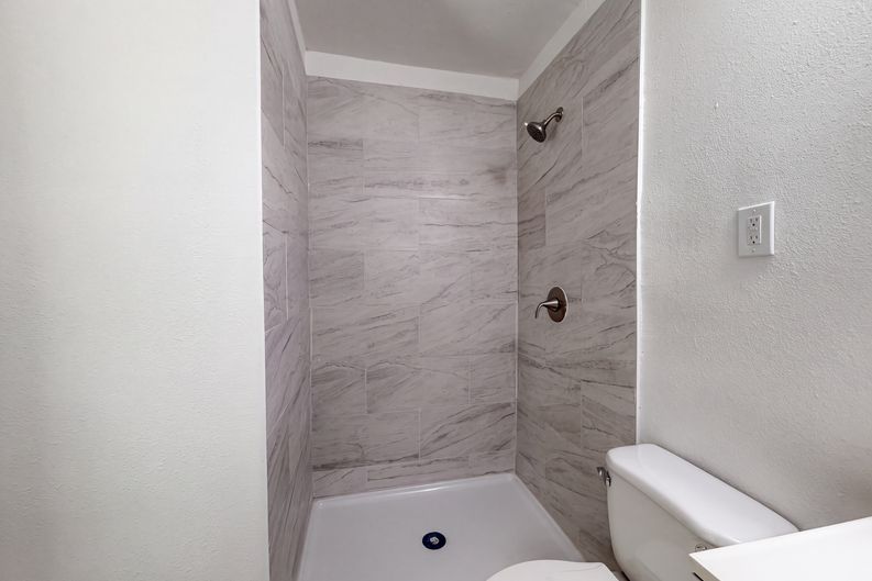 Photo 9 of 15 of 2505 Plaza St, Arlington, TX