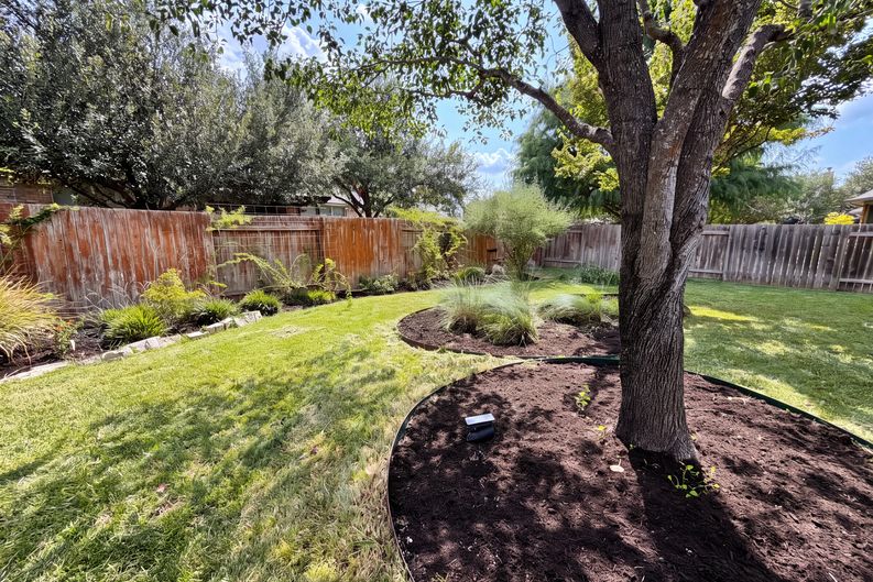 Photo 19 of 22 of 13804 Long Shadow Dr, Manor, TX