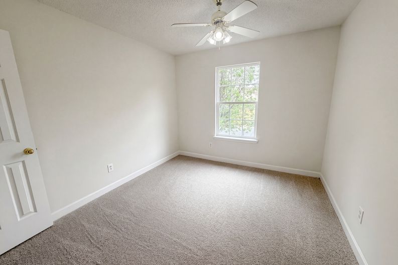 Photo 12 of 19 of 6620 Iron Brigade Ln, Charlotte, NC