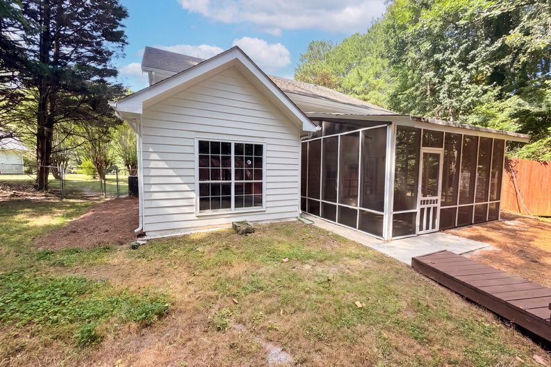 Photo 32 of 38 of 901 Lauren Kay Ct, Lawrenceville, GA
