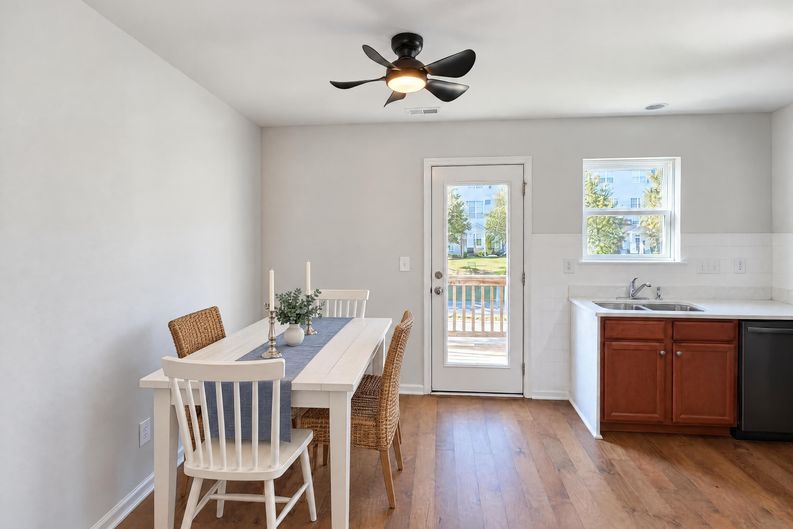 Photo 8 of 25 of 104 Langhorne Dr, Mount Holly, NC