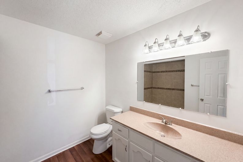 Photo 7 of 21 of 205 NE 1st Street Ter, Blue Springs, MO
