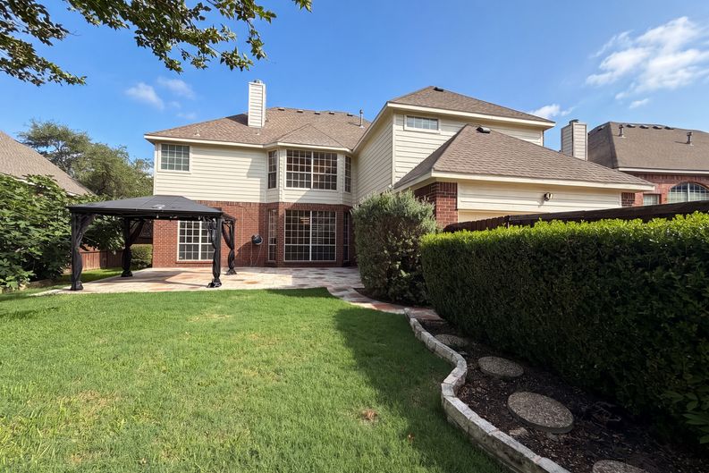 Photo 27 of 33 of 1429 Greenbriar Dr, Allen, TX