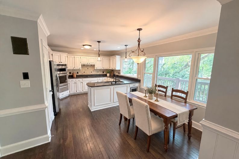 Photo 9 of 58 of 984 Forest Pond Ct, Marietta, GA