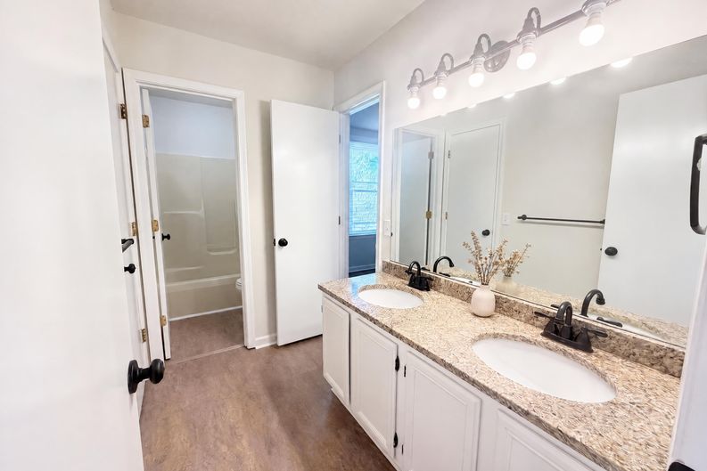 Photo 15 of 23 of 1819 Bourne Cir, Clarksville, TN