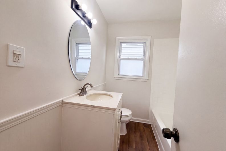 Photo 11 of 40 of 24346 Lehigh St, Dearborn Heights, MI