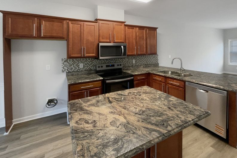 Photo 6 of 52 of 1622 Halliard Dr, Lawrenceville, GA